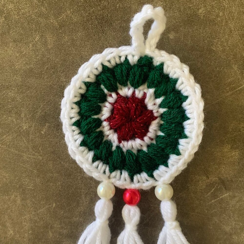 NEW 6 Christmas Hand Crocheted Dream Catchers - Picture 3 of 7
